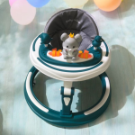 مشاية أطفال مع لعبة بشكل فيل